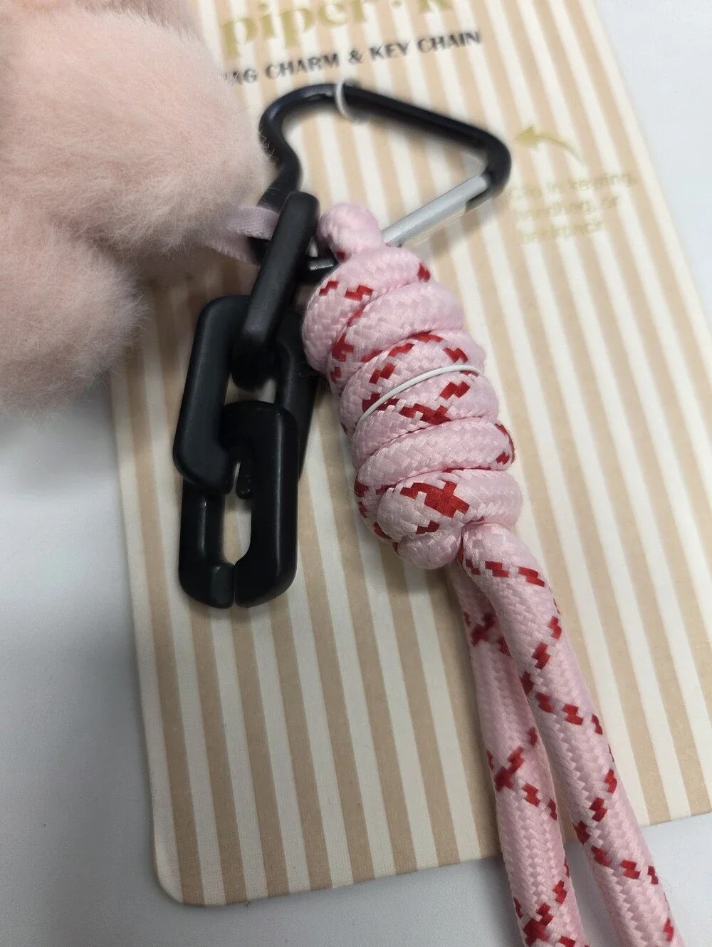 💕▪️Piper K ▪️Plush Pink Uk Exclusive  Flower Pom-Pom Keychain with Tassle
